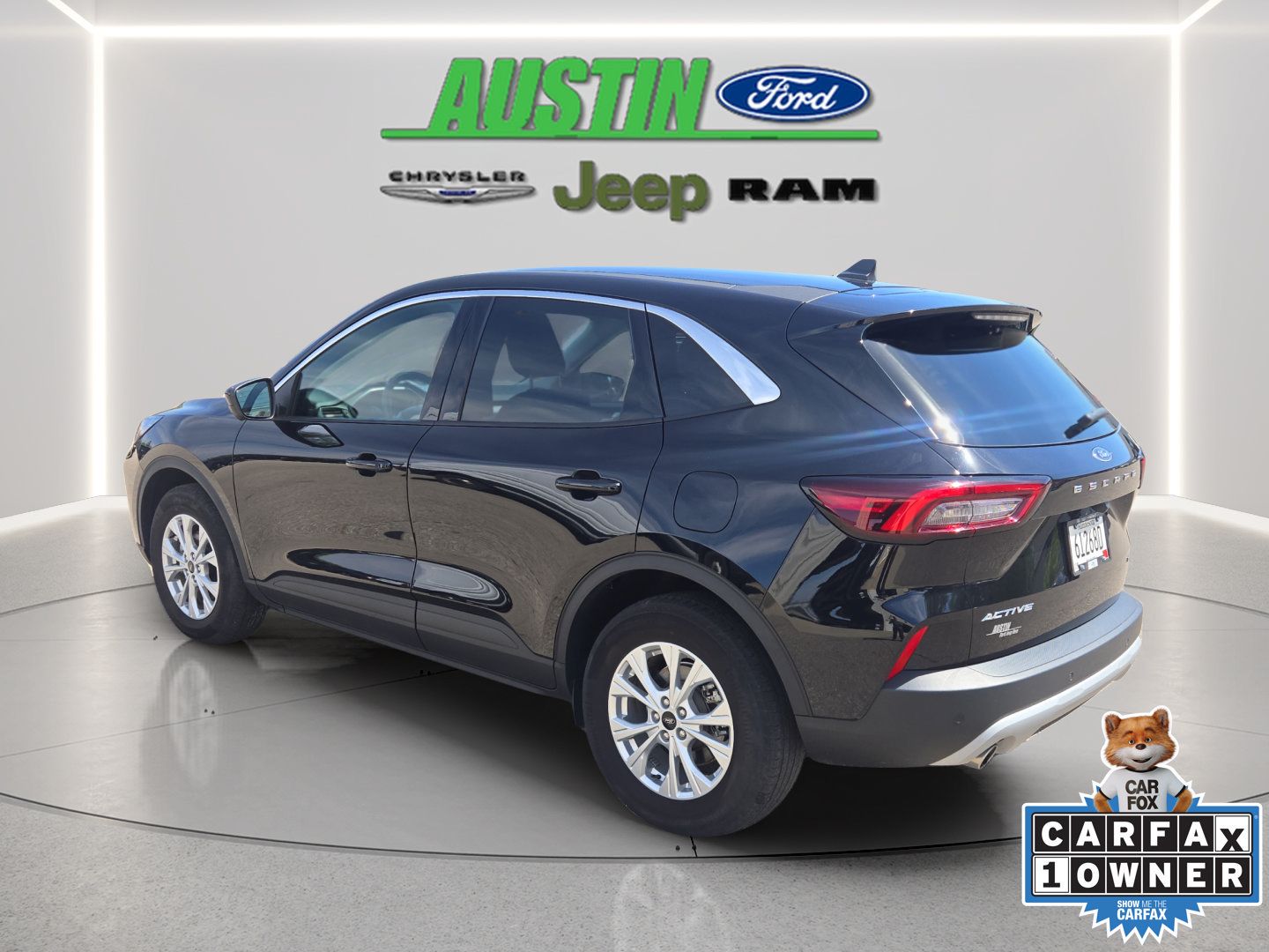 Used 2023 Ford Escape Active w/ Tech Pack #2 AWD/4WD image 3