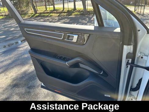 Used 2023 Porsche Cayenne GTS image 13