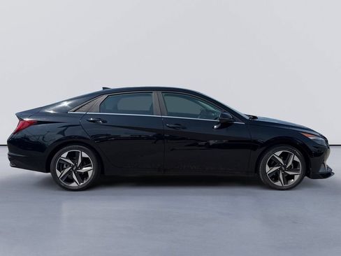 Used 2023 Hyundai Elantra Limited FWD image 2