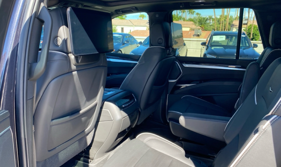 Used 2025 Cadillac Escalade Sport w/ Touring Package AWD/4WD image 8