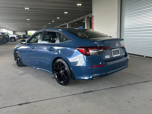 Used 2025 Honda Civic Sport image 3