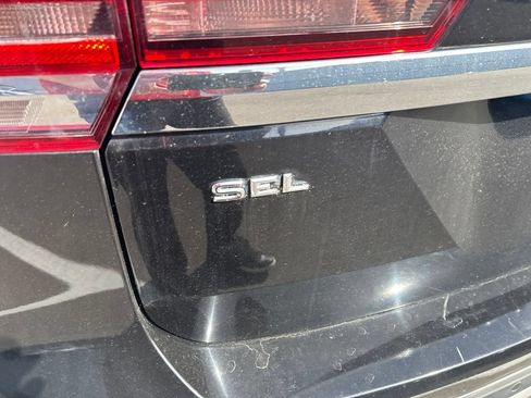 Used 2018 Volkswagen Atlas SEL Premium AWD/4WD image 8