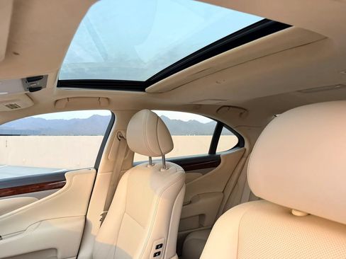 Used 2013 Lexus LS 460 w/ Comfort Pkg RWD image 13