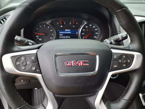 Used 2024 GMC Terrain SLT image 32