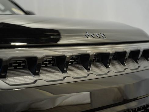 New 2026 Jeep Grand Wagoneer 4WD image 11