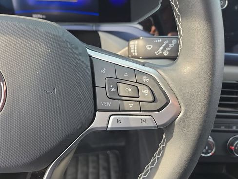 Used 2022 Volkswagen Taos SE image 19