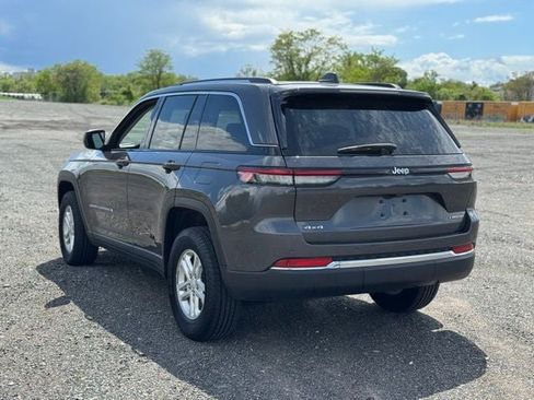 Certified 2023 Jeep Grand Cherokee Laredo image 3