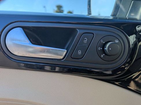 Used 2013 Volkswagen Beetle 2.5 image 36