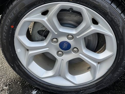 Used 2021 Ford EcoSport SE w/ SE Appearance Package image 10