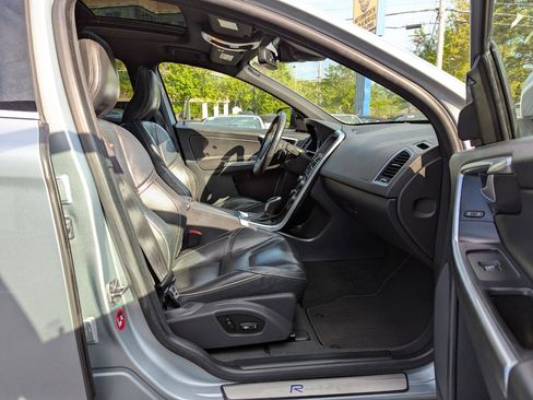 Used 2014 Volvo XC60 T6 R-Design AWD/4WD image 30