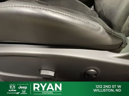 Used 2023 Dodge Challenger R/T w/ Plus Package image 24