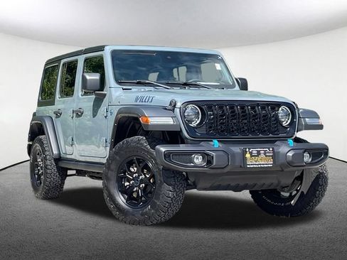 Used 2024 Jeep Wrangler Unlimited AWD/4WD image 2