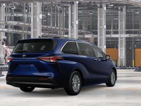 New 2026 Toyota Sienna XLE AWD/4WD image 11