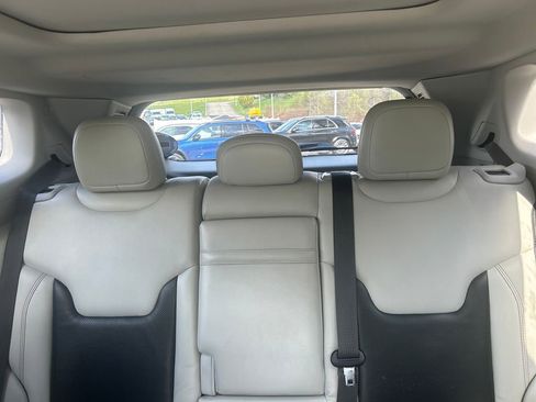 Used 2018 Jeep Compass Limited w/ Navigation Group AWD/4WD image 16