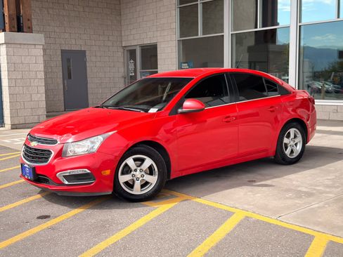 Used 2016 Chevrolet Cruze LT FWD image 1