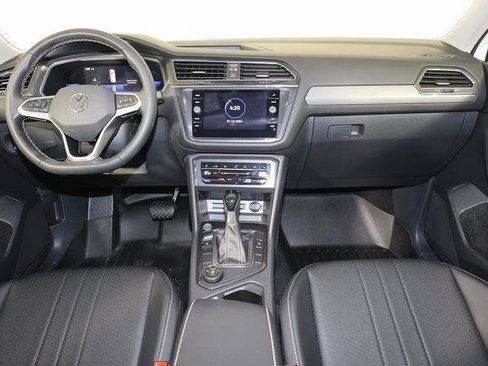 Used 2022 Volkswagen Tiguan SE image 10