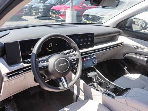 Used 2025 Hyundai Tucson SEL FWD image 23