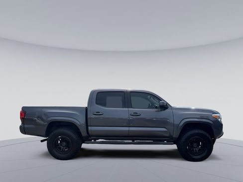 Used 2018 Toyota Tacoma SR w/ SR Convenience Package RWD image 10