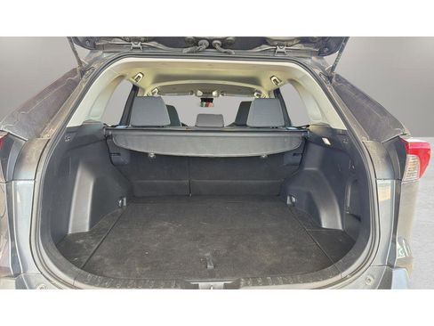 Used 2025 Toyota RAV4 XLE AWD/4WD image 12