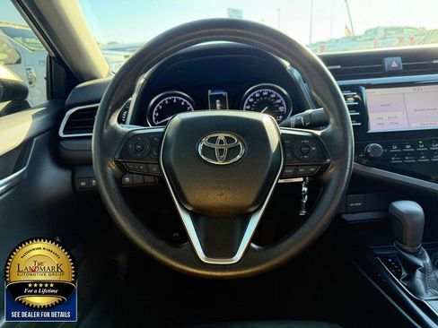 Used 2018 Toyota Camry LE image 16