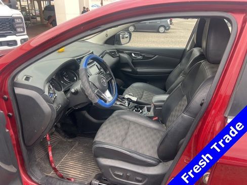 Used 2022 Nissan Rogue Sport SV w/ Technology Package image 5