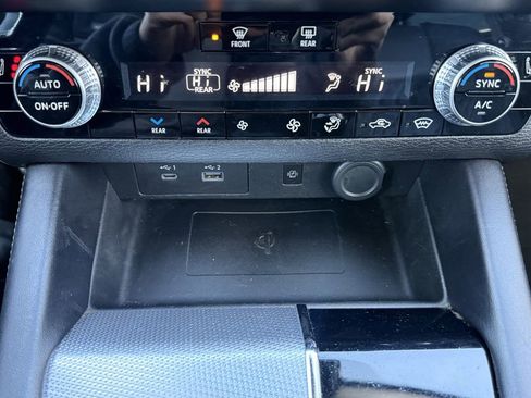 Used 2022 Mitsubishi Outlander SEL image 18