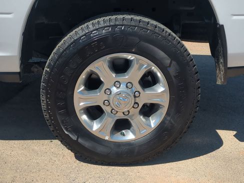 Certified 2024 RAM 2500 Big Horn AWD/4WD image 13