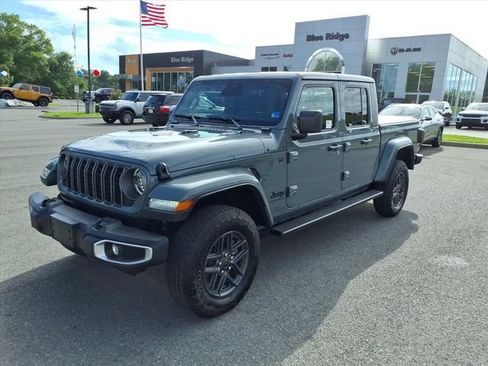 Used 2026 Jeep Gladiator Sport AWD/4WD image 10