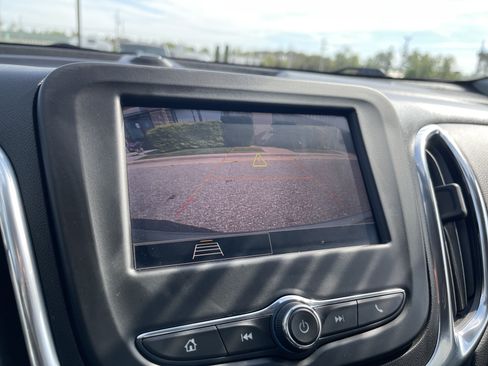 Used 2022 Chevrolet Equinox LT AWD/4WD image 18