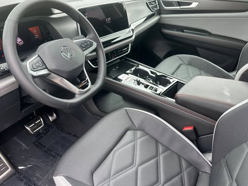 New 2026 Volkswagen Atlas Peak Edition AWD/4WD image 9