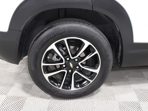 Used 2024 Chevrolet TrailBlazer LT w/ Convenience Package FWD image 41