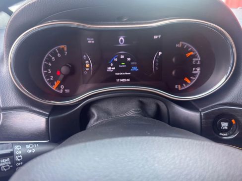 Used 2014 Jeep Grand Cherokee Limited w/ Luxury Group II AWD/4WD image 12