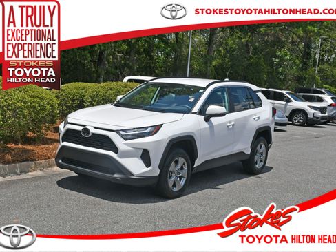 Used 2025 Toyota RAV4 XLE FWD image 1