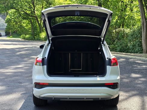 Used 2023 Audi Q4 e-tron Premium w/ Convenience Package image 61