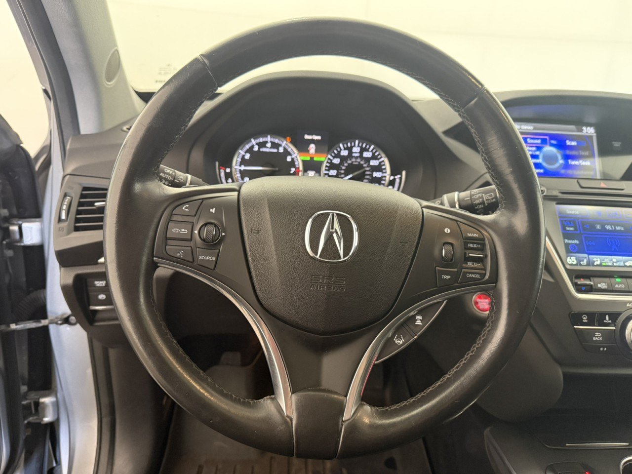 Used 2017 Acura MDX w/ Technology Package AWD/4WD image 22