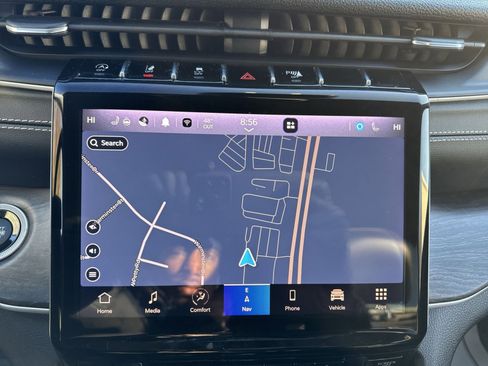 Used 2022 Jeep Grand Cherokee L Limited image 13