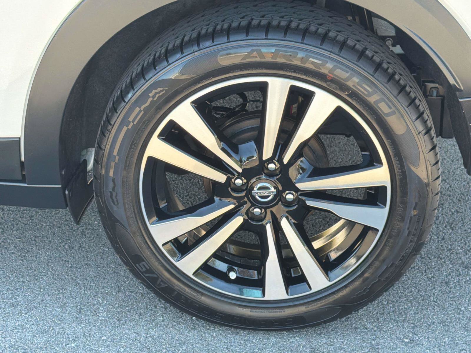 Used 2019 Nissan Kicks S FWD image 16