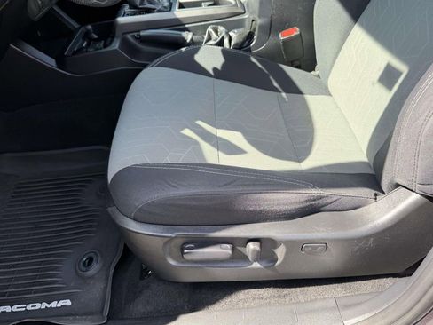 Certified 2021 Toyota Tacoma TRD Sport w/ Blackout Package (TMS) image 18