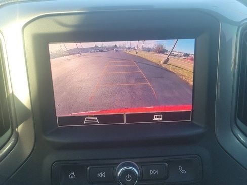 Used 2022 Chevrolet Silverado 1500 Custom image 16