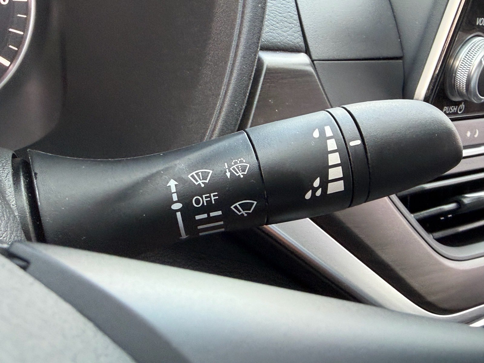 Certified 2025 Nissan Altima 2.5 SV FWD image 27