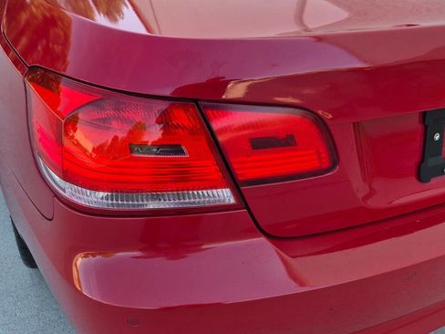 Used 2009 BMW 328i Convertible image 18