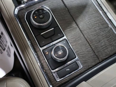 Used 2018 Ford Expedition Limited image 36