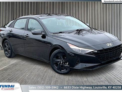 Used 2023 Hyundai Elantra SEL image 1