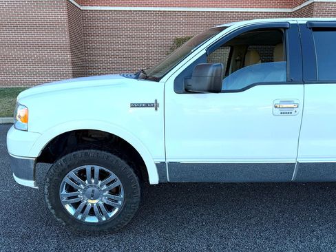 Used 2007 Lincoln Mark LT 4x4 image 5