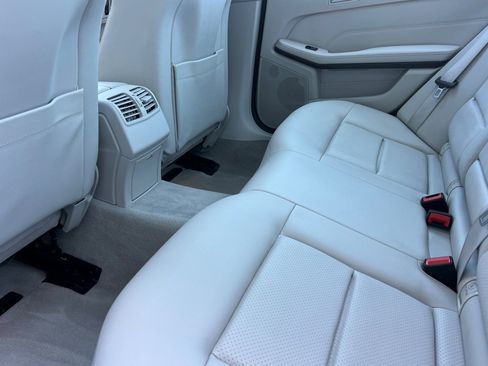 Used 2015 Mercedes-Benz E 350 4MATIC Sedan image 28