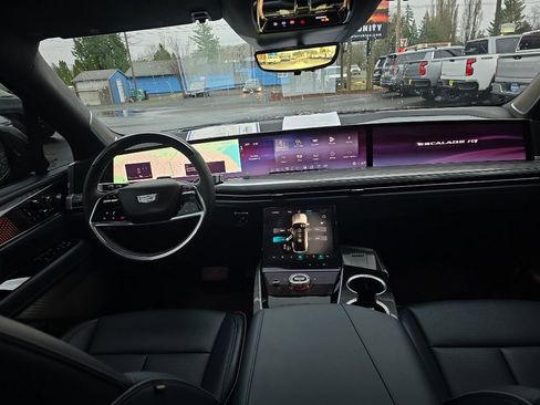 Used 2025 Cadillac Escalade IQ Sport 2 image 22