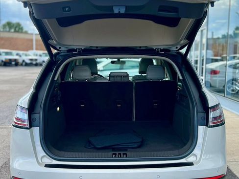 Used 2022 Lincoln Nautilus Reserve w/ Equipment Group 201A image 8