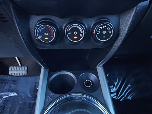 Used 2014 Mitsubishi Outlander Sport ES image 20