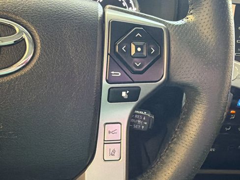 Used 2022 Toyota 4Runner Limited AWD/4WD image 39