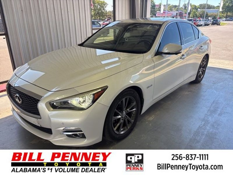 Used 2015 INFINITI Q50 Premium w/ Deluxe Technology Package image 1